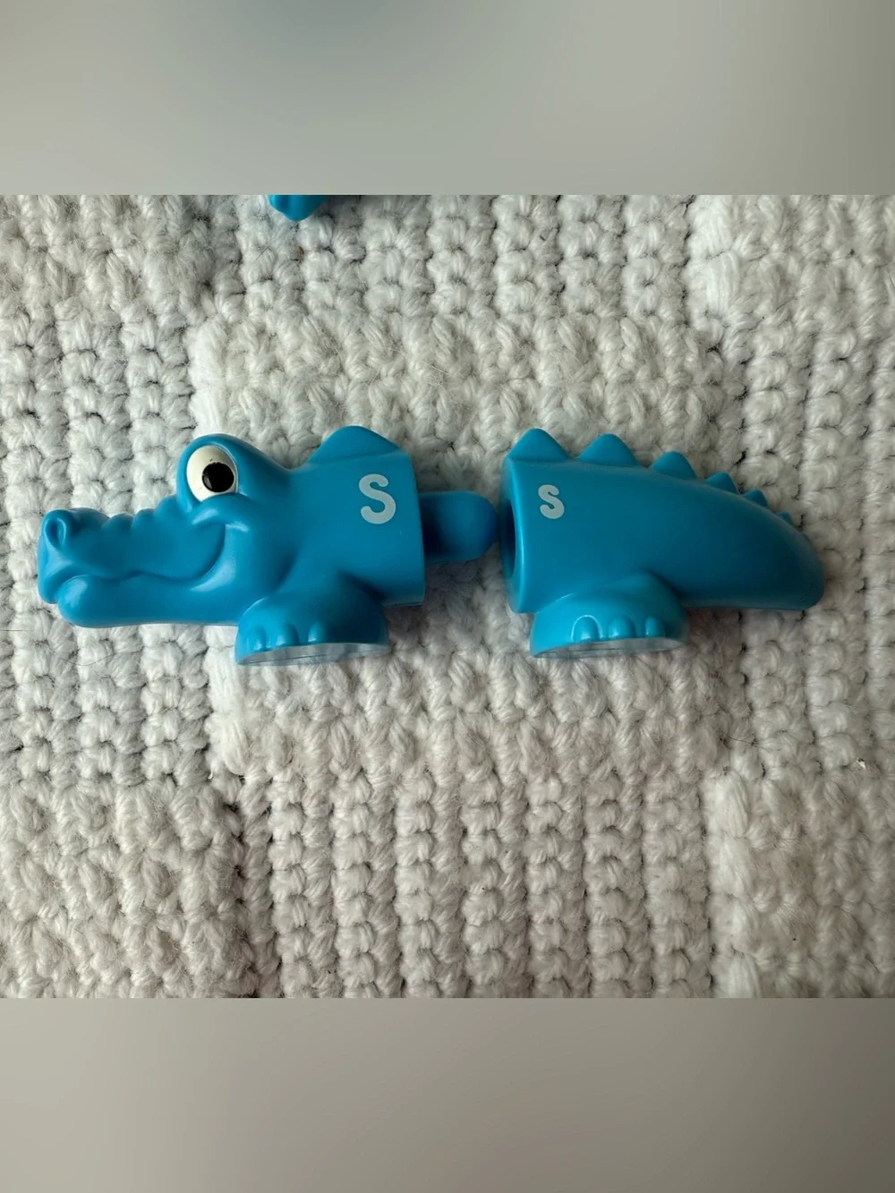 The Learning Resources Snap-n-Learn Alphabet Alligators